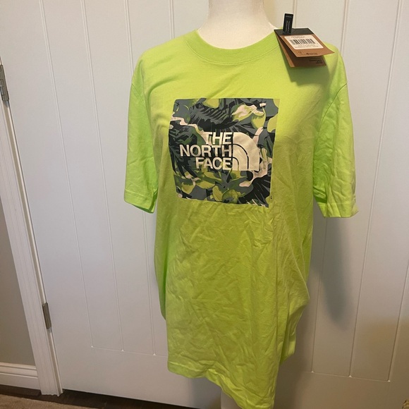 *NWT* NORTHFACE T-Shirt - Picture 4 of 4